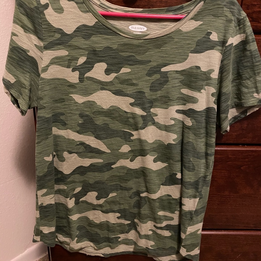 Old Navy camo T-shirt